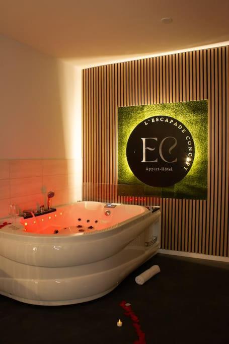 Escapade Suite Альбервіль Екстер'єр фото